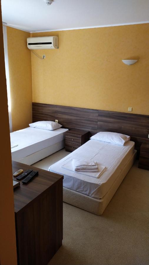 Paradise Bay Hotel Pomorie Buitenkant foto