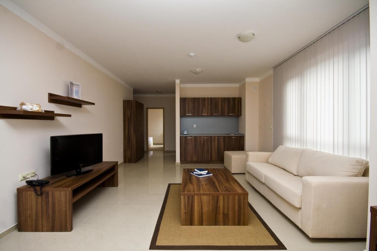 Paradise Bay Hotel Pomorie Buitenkant foto