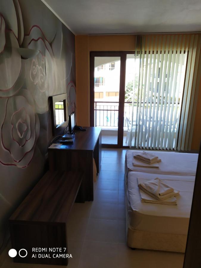 Paradise Bay Hotel Pomorie Buitenkant foto