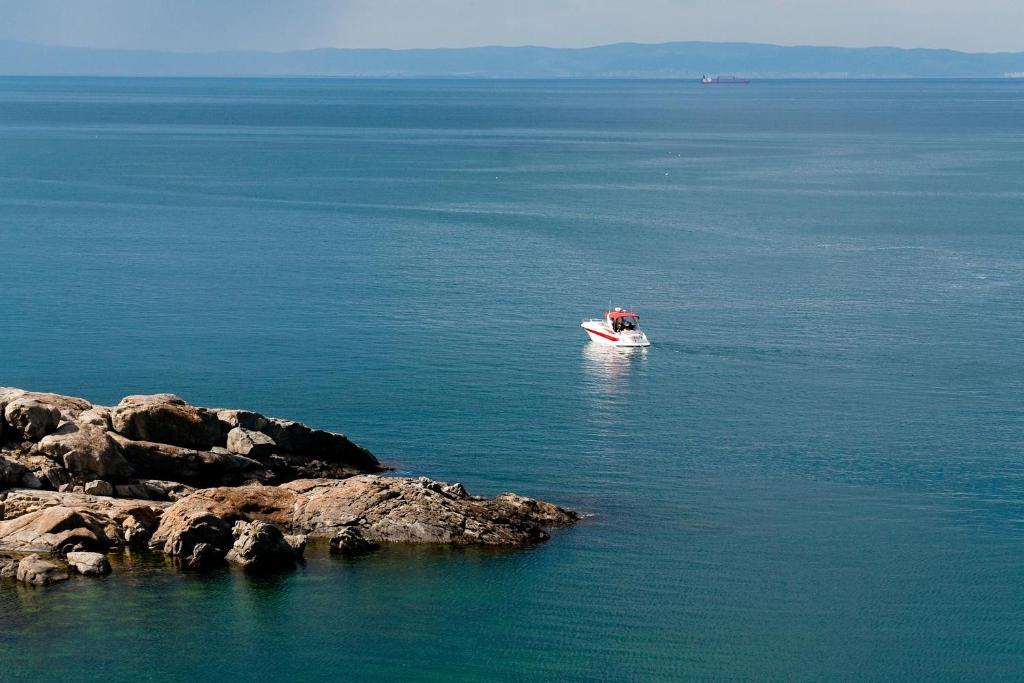 Paradise Bay Hotel Pomorie Buitenkant foto