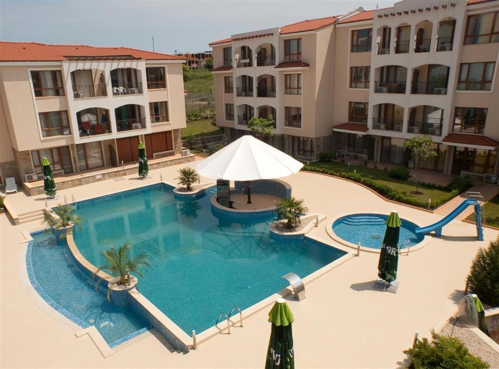 Paradise Bay Hotel Pomorie Buitenkant foto