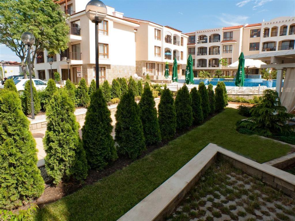 Paradise Bay Hotel Pomorie Buitenkant foto