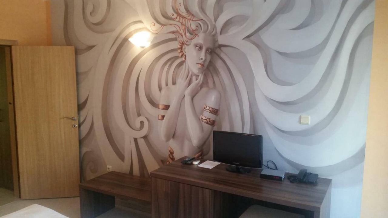 Paradise Bay Hotel Pomorie Buitenkant foto