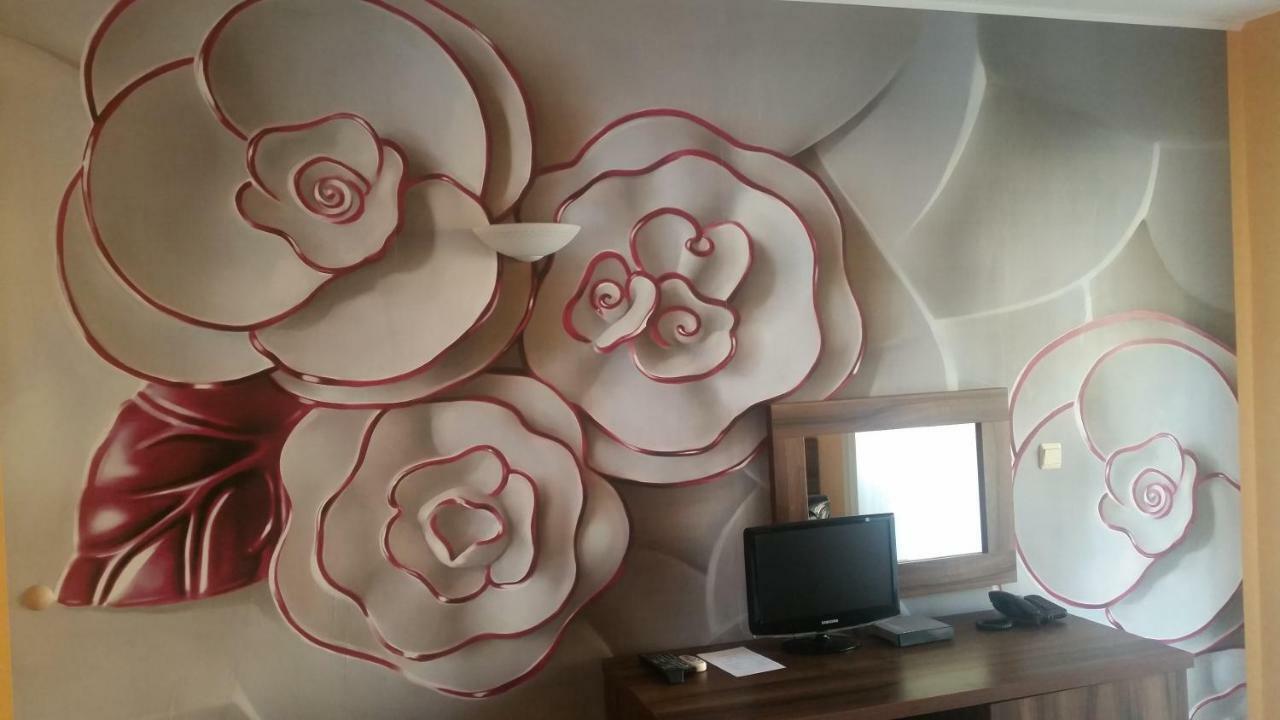 Paradise Bay Hotel Pomorie Buitenkant foto