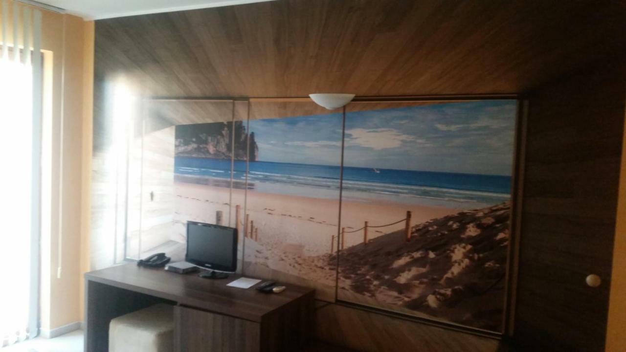 Paradise Bay Hotel Pomorie Buitenkant foto